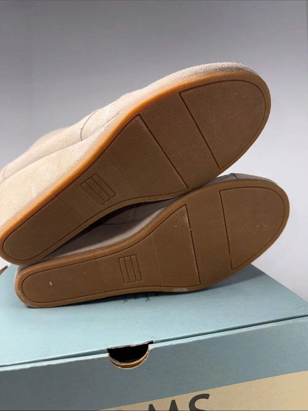Toms suede upper